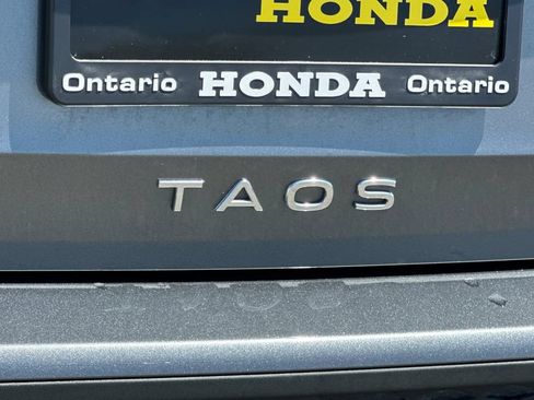 Used 2022 Volkswagen Taos SE FWD image 33