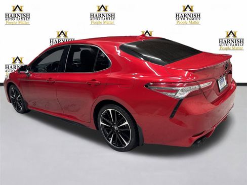 Used 2019 Toyota Camry XSE image 3