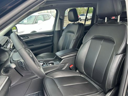 Used 2023 Jeep Grand Cherokee Limited image 12