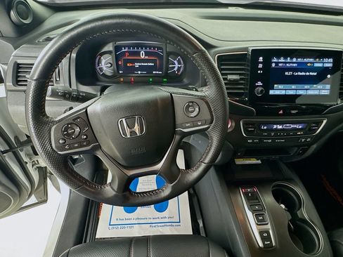 Used 2023 Honda Passport TrailSport image 11
