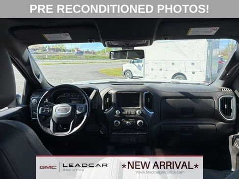 Used 2022 GMC Sierra 2500 AT4 w/ AT4 Preferred Package AWD/4WD image 15