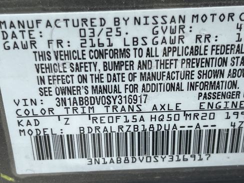Used 2025 Nissan Sentra SR FWD image 11