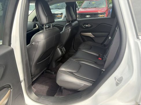 Used 2018 Jeep Cherokee Limited AWD/4WD image 18