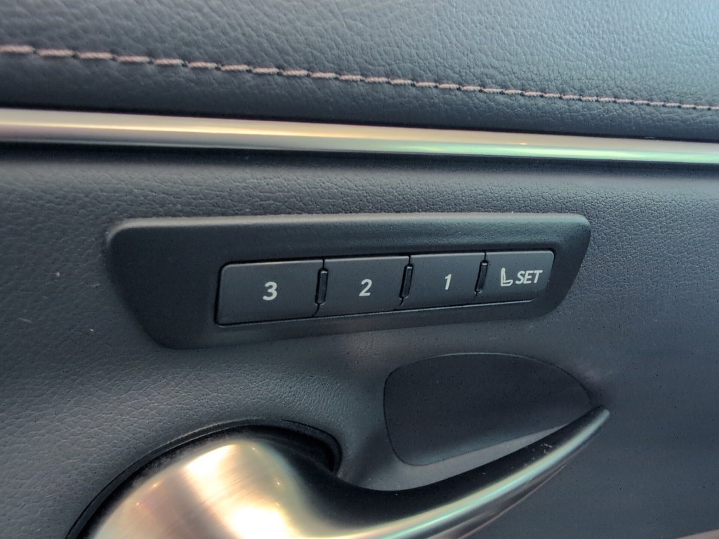 Used 2022 Lexus ES 350 w/ Premium Package FWD image 19