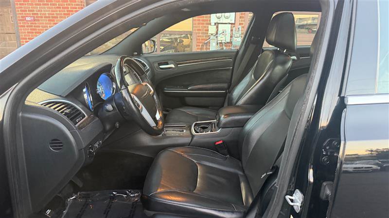 Used 2014 Chrysler 300 C AWD/4WD image 17