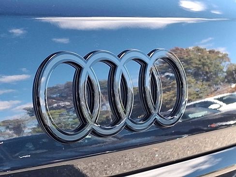 New 2026 Audi Q7 Premium image 17