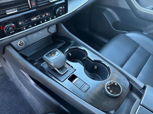 Used 2023 Nissan Rogue SV w/ SV Premium Package image 25