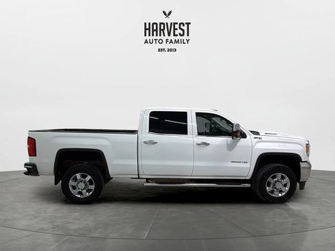Used 2019 GMC Sierra 2500 SLT w/ Duramax Plus Package AWD/4WD image 8