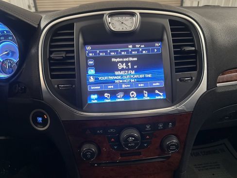 Used 2014 Chrysler 300 image 15