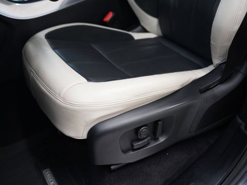 Used 2022 Land Rover Range Rover Sport HST image 25