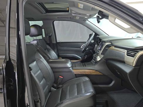 Used 2020 GMC Yukon Denali w/ Denali Premium Package image 10