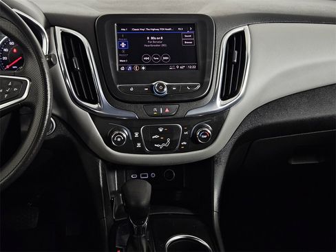 Used 2023 Chevrolet Equinox LT image 11