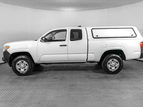 Used 2021 Toyota Tacoma SR image 3