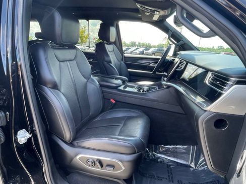 Used 2022 Jeep Wagoneer Series III w/ Premium Group I RWD image 50