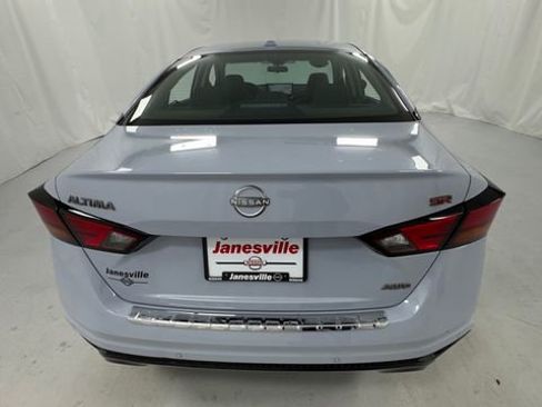 Certified 2023 Nissan Altima 2.5 SR w/ SR Premium Package AWD/4WD image 4