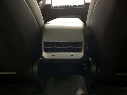 Used 2023 Tesla Model 3 Standard Range image 86