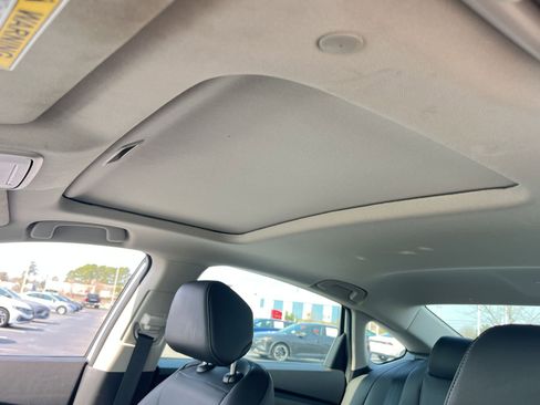 Used 2023 Honda Accord EX-L image 13