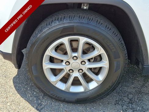 Certified 2021 Jeep Grand Cherokee Laredo image 28