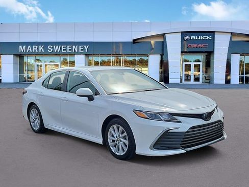 Used 2023 Toyota Camry LE FWD image 3