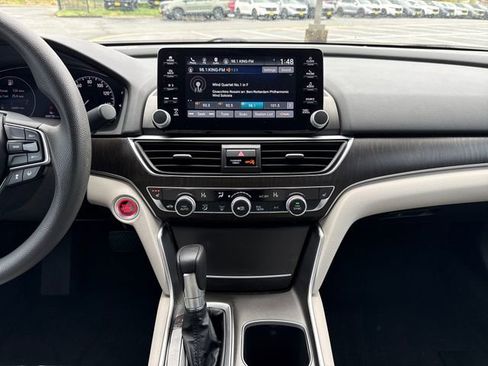 Used 2019 Honda Accord EX image 19