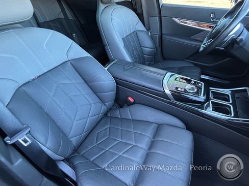 Used 2024 BMW 760i xDrive w/ Executive Package image 31