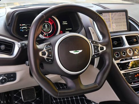 Used 2023 Aston Martin DB11 Coupe image 11