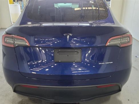 Used 2023 Tesla Model Y Long Range AWD/4WD image 7