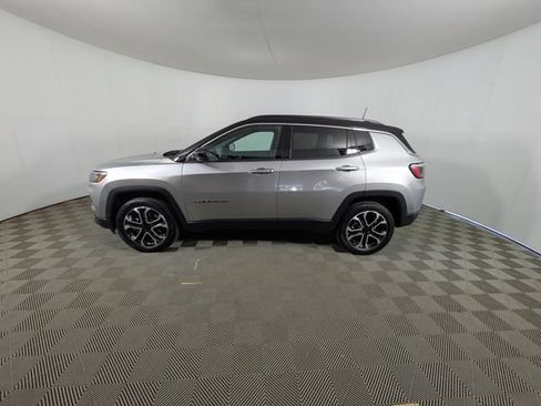 Used 2023 Jeep Compass Limited AWD/4WD image 5