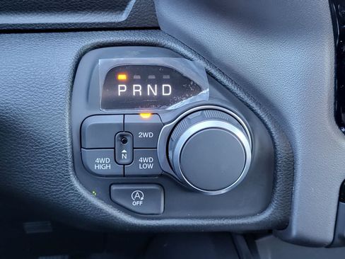 New 2026 RAM 1500 Express AWD/4WD image 16