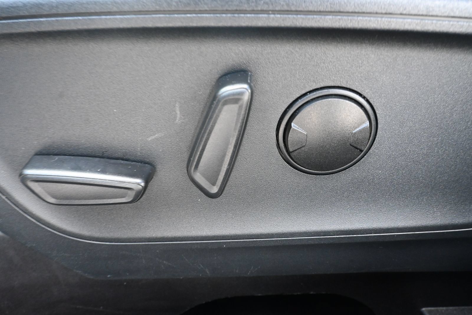 Used 2025 Ford Escape ST-Line Select AWD/4WD image 9