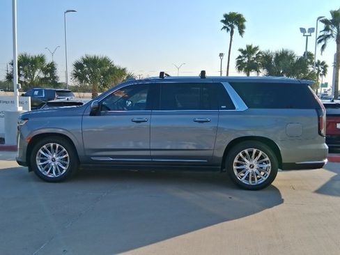 Used 2022 Cadillac Escalade ESV Premium Luxury w/ Performance Package image 3