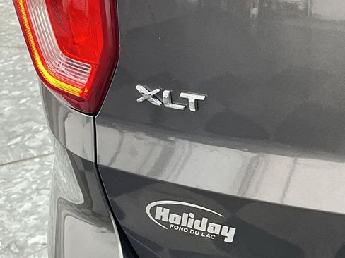 Used 2018 Ford Explorer XLT w/ Equipment Group 202A AWD/4WD image 7
