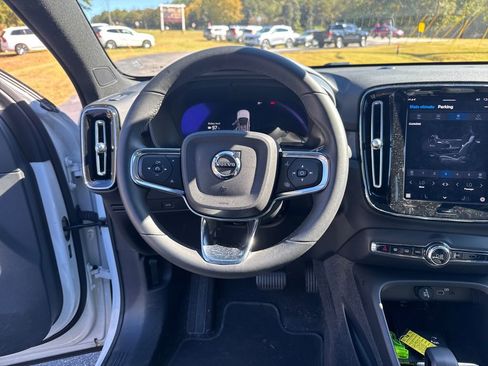 Certified 2023 Volvo C40 P8 Recharge Plus image 17