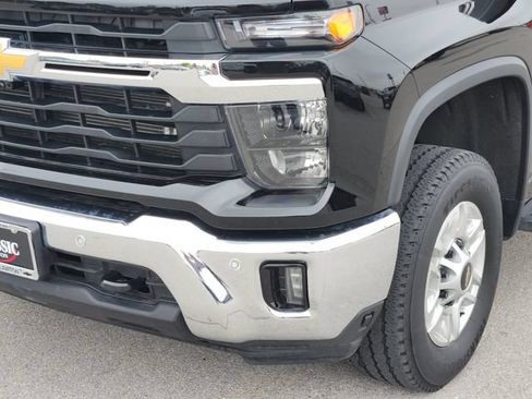 Used 2025 Chevrolet Silverado 2500 LT w/ Safety Package AWD/4WD image 10