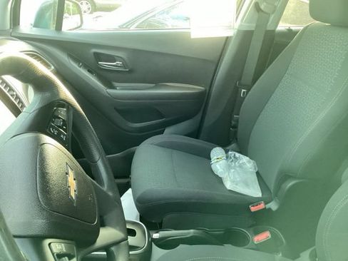 Used 2020 Chevrolet Trax LS w/ Tint and Cruise Package AWD/4WD image 15