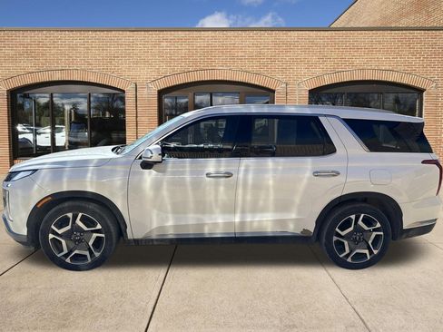 Used 2023 Hyundai Palisade Limited w/ Cargo Package image 6