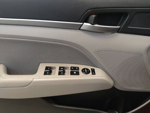 Used 2017 Hyundai Elantra SE FWD image 27