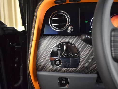 New 2026 Rolls-Royce Cullinan AWD/4WD image 32