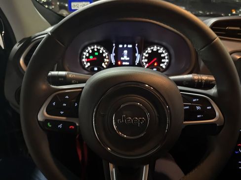 Used 2018 Jeep Renegade Latitude image 49