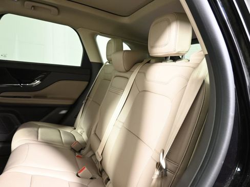 Used 2022 Lincoln Corsair AWD w/ Premium Package image 6