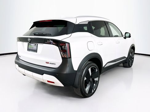 Used 2025 Nissan Kicks SR image 9