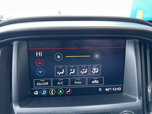 Used 2021 Chevrolet Colorado LT w/ Luxury Package image 19