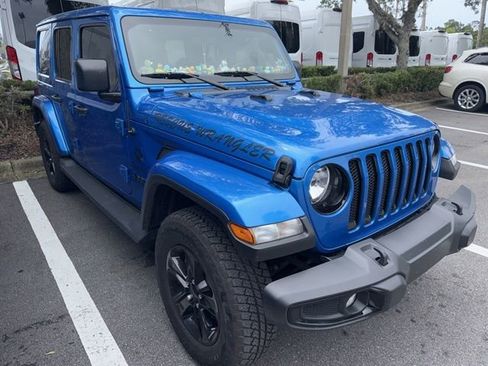 Used 2021 Jeep Wrangler Unlimited Sahara AWD/4WD image 2