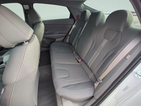 Certified 2025 Hyundai Elantra Sport FWD image 9