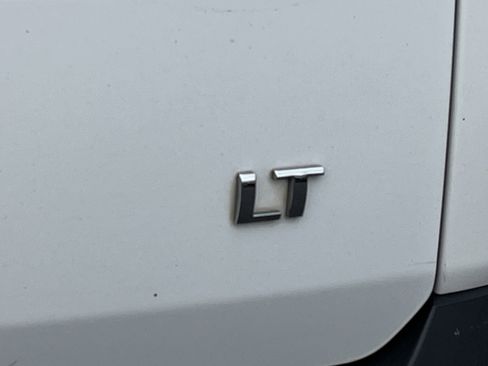 Used 2018 Chevrolet Traverse LT image 23