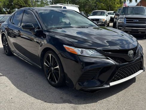 Used 2020 Toyota Camry XSE image 3