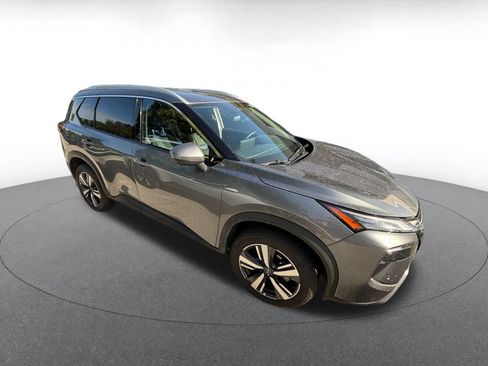 Used 2026 Nissan Rogue SL AWD/4WD image 2