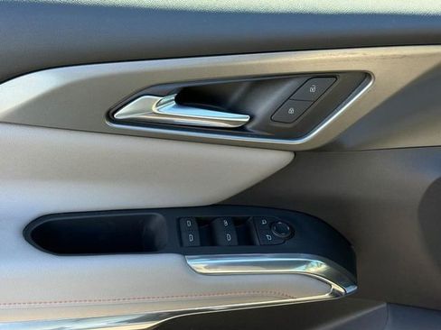 Used 2024 Chevrolet Traverse LT image 16