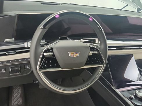 Certified 2025 Cadillac Escalade Sport w/ Touring Package AWD/4WD image 18