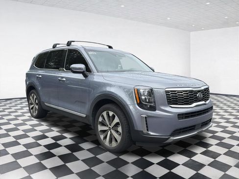 Used 2021 Kia Telluride EX w/ EX Premium Package FWD image 3